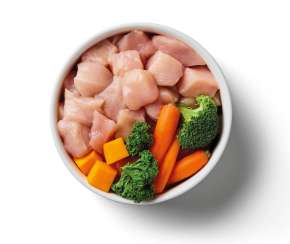 Nutriment bowl with chicken, broccoli, carrots and butternut squash.